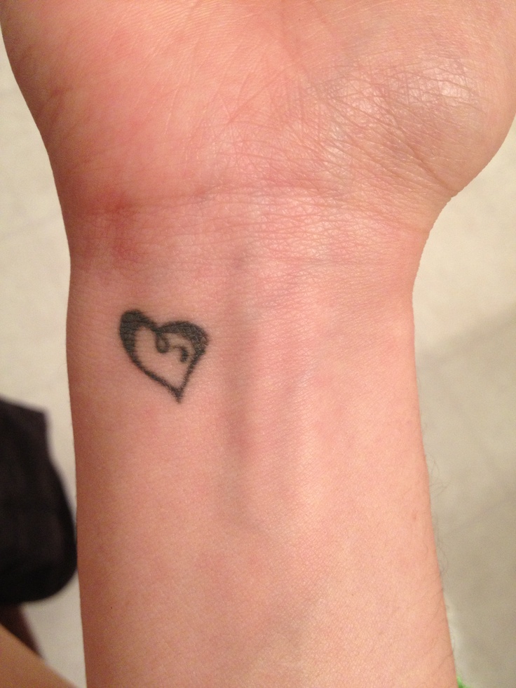 Heart Tattoos on Wrist Designs, Ideas and Meaning | Tattoos For You