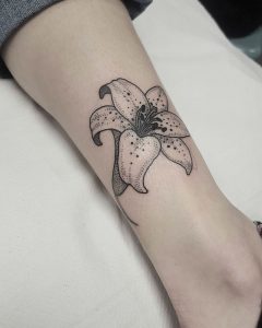 Lily Tattoo Simple