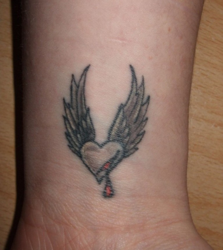 Heart Tattoos on Wrist Designs, Ideas and Meaning ...