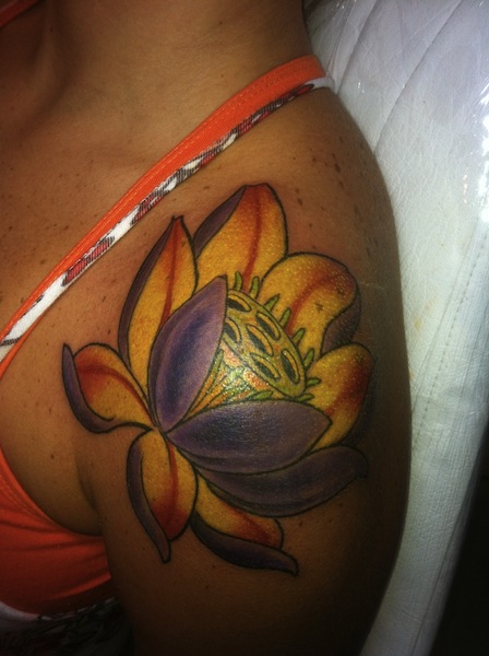 Shoulder Flower Tattoos Designs, Ideas and Meaning ...