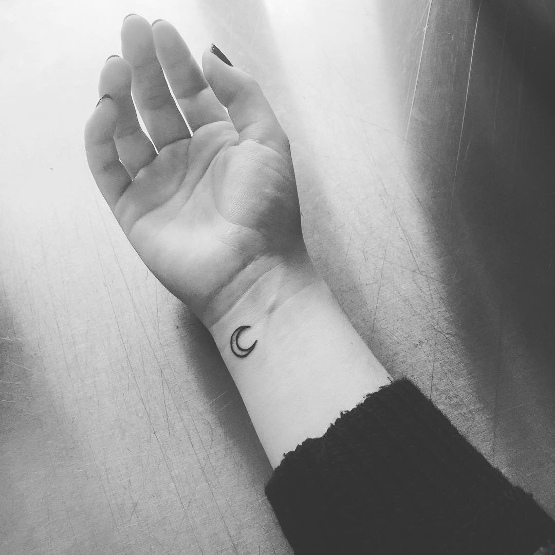 Moon Tattoo On Wrist Photos.