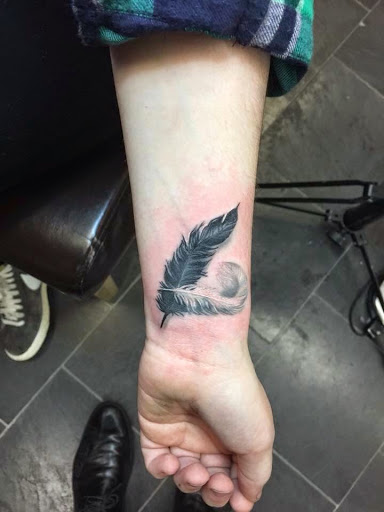 32 Small Feather Tattoo Ideas  Spiritustattoocom  Feather tattoos White feather  tattoos Small feather tattoo
